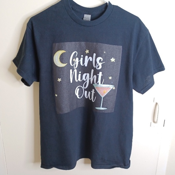 GIRLS NIGHT OUT. A fun tee to wear on the prowl - Picture 5 of 12